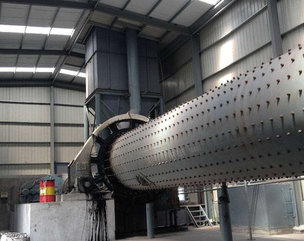 為河南礦山機械配套生產(chǎn)的球磨機除塵器投入使用 為河南礦山機械配套生產(chǎn)的球磨機除塵器投入使用